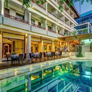 *** ホテル Maharani Beach インドネシア